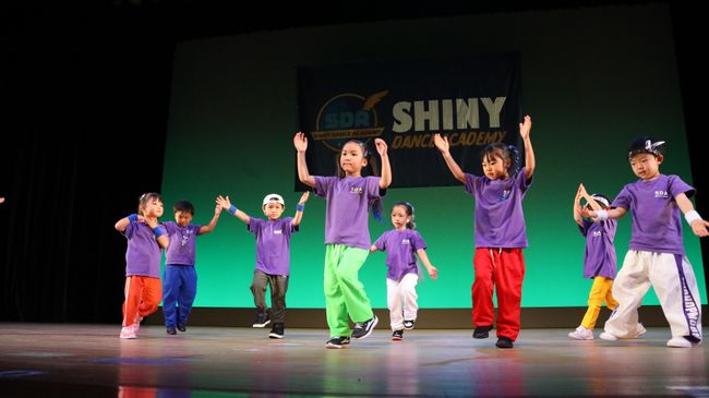 SHINY DANCE ACADEMY【菊陽ダンススクール／低学年クラス】