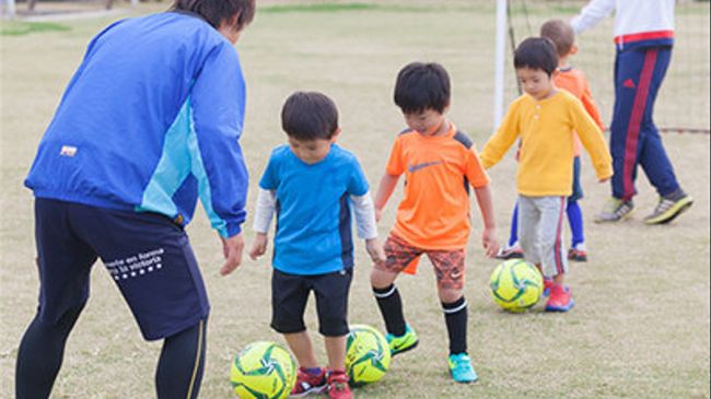 ソーマプライア沖縄【フットボールスクール・浦添ふ頭南緑地教室・3歳〜小学2年生】