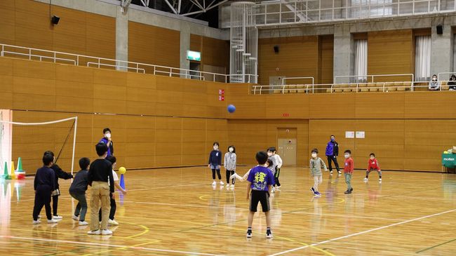 新町小学校体育館ドッジボールスクール